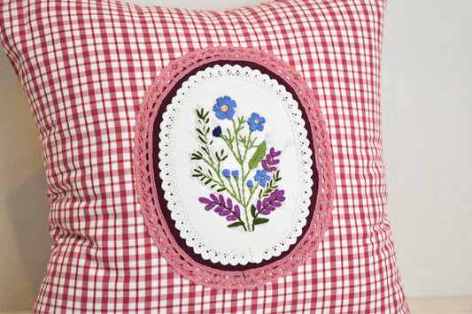 Vintage Charm - Crimson