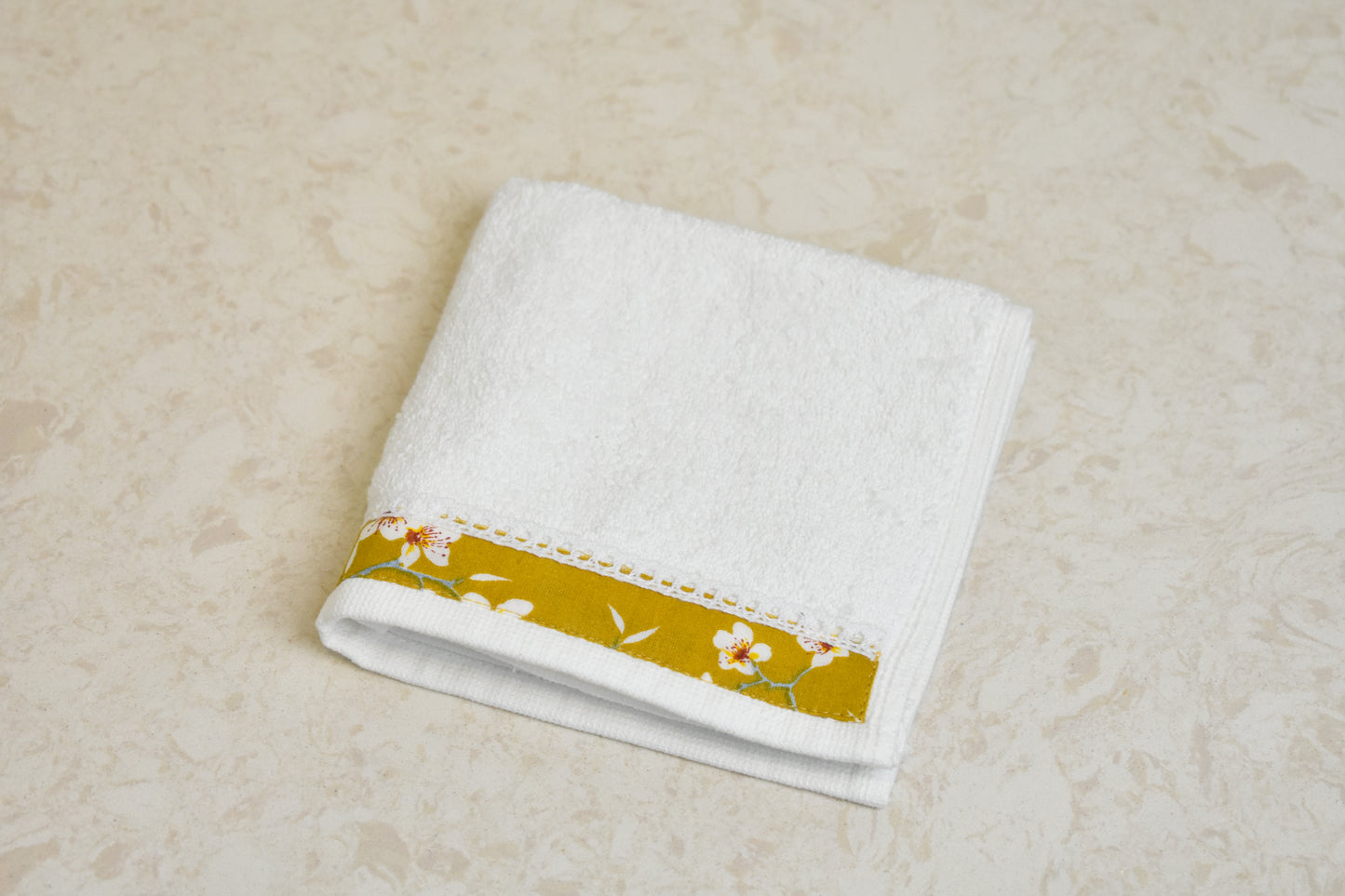 Amandier - Mustard ( Cordinated tray of 6 Napkins )