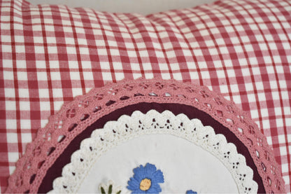 Vintage Charm - Crimson