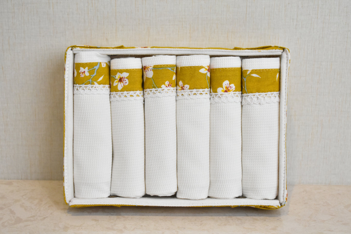 Amandier - Mustard ( Cordinated tray of 6 Napkins )