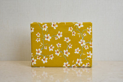 Amandier - Mustard ( Cordinated tray of 6 Napkins )