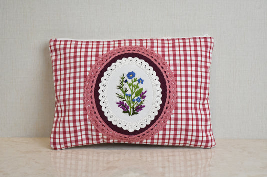 Vintage Charm - Crimson